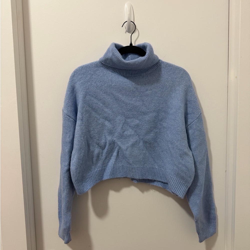 Cropped Light Blue Turtleneck Sweater - Women